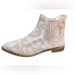 Rebecca Minkoff Light Tan/Pink Suede Ankle Boots
